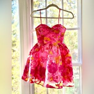 Showpo. Brailey Mini Dress Pink Jackquard NWT Size 2
